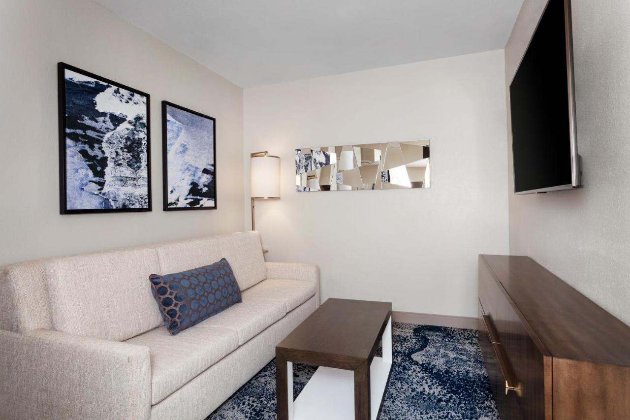 Delta Hotels By Marriott Virginia Beach Waterfront Esterno foto