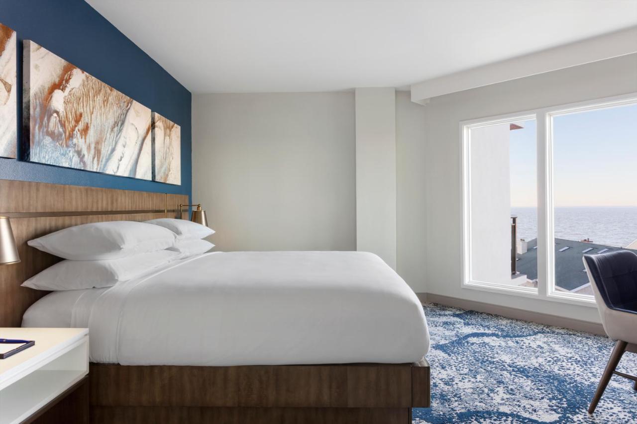 Delta Hotels By Marriott Virginia Beach Waterfront Esterno foto
